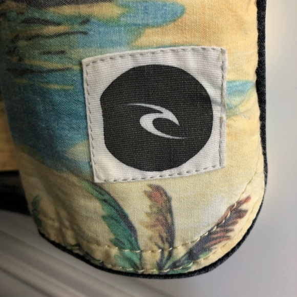 🥳HOST PICK🥳 NWT Rip Curl board shorts - Picture 3 of 10